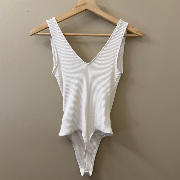 Aritzia Babaton Lido Ribbed Bodysuit in white size XS - Picture 7 of 10
